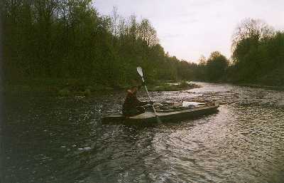 Фотография порога на реке Мга в сухой май 2000.